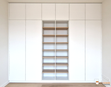 Arbeitsbereich | maßgefertigter Arbeitszimmerschrank