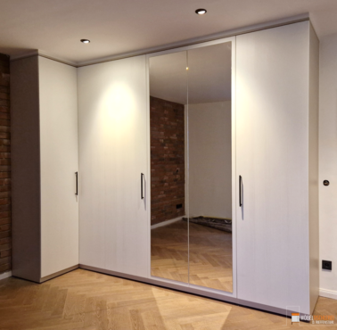 Schlafzimmer | Kleiderschrank über Eck