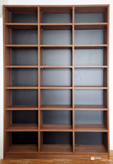Wohnraum | Regal in Nussbaum